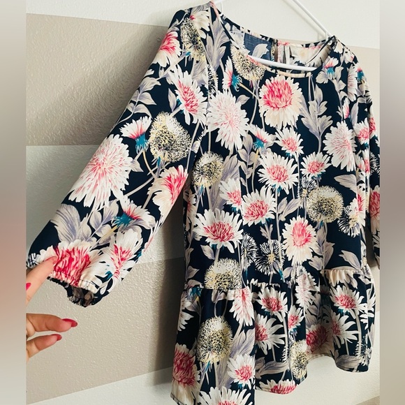 Floral Print Blouse with Pink and White Flowers Size Small - Picture 5 of 6